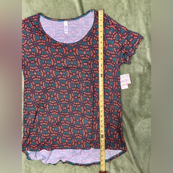 🔲LULAROE Green & Orange Patterned Women's Top "CLASSIC TEE" size Large - Picture 5 of 7
